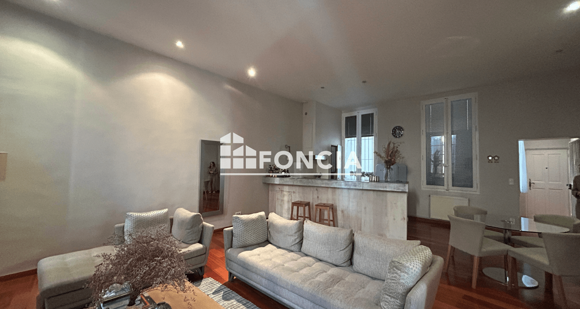 Appartement meublé 2 pièces (76.57 m²) à louer - Aix-en-provence (13100)