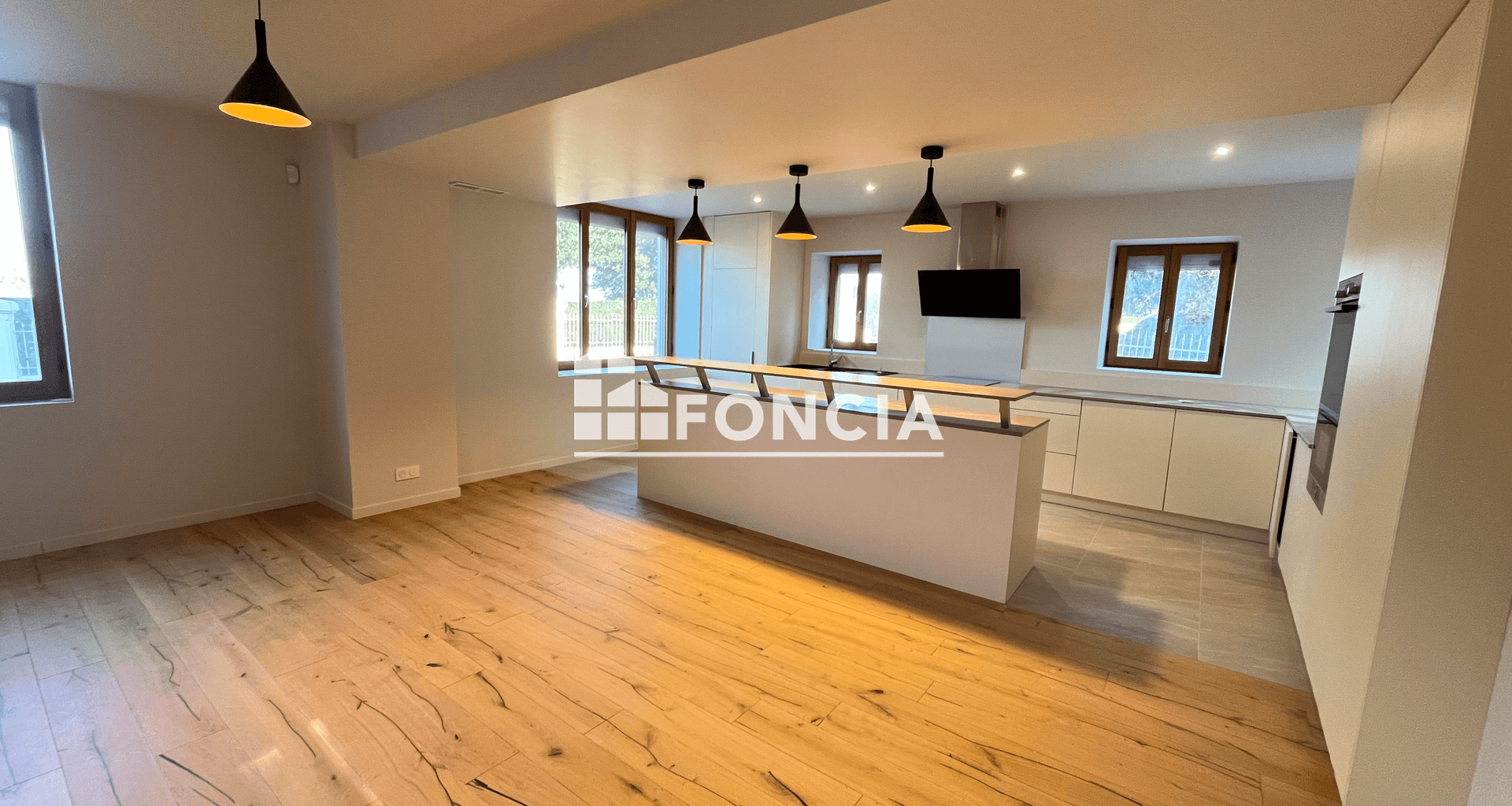 Maison 8 pièces (348.08 m²) à louer - Chens-sur-léman (74140)