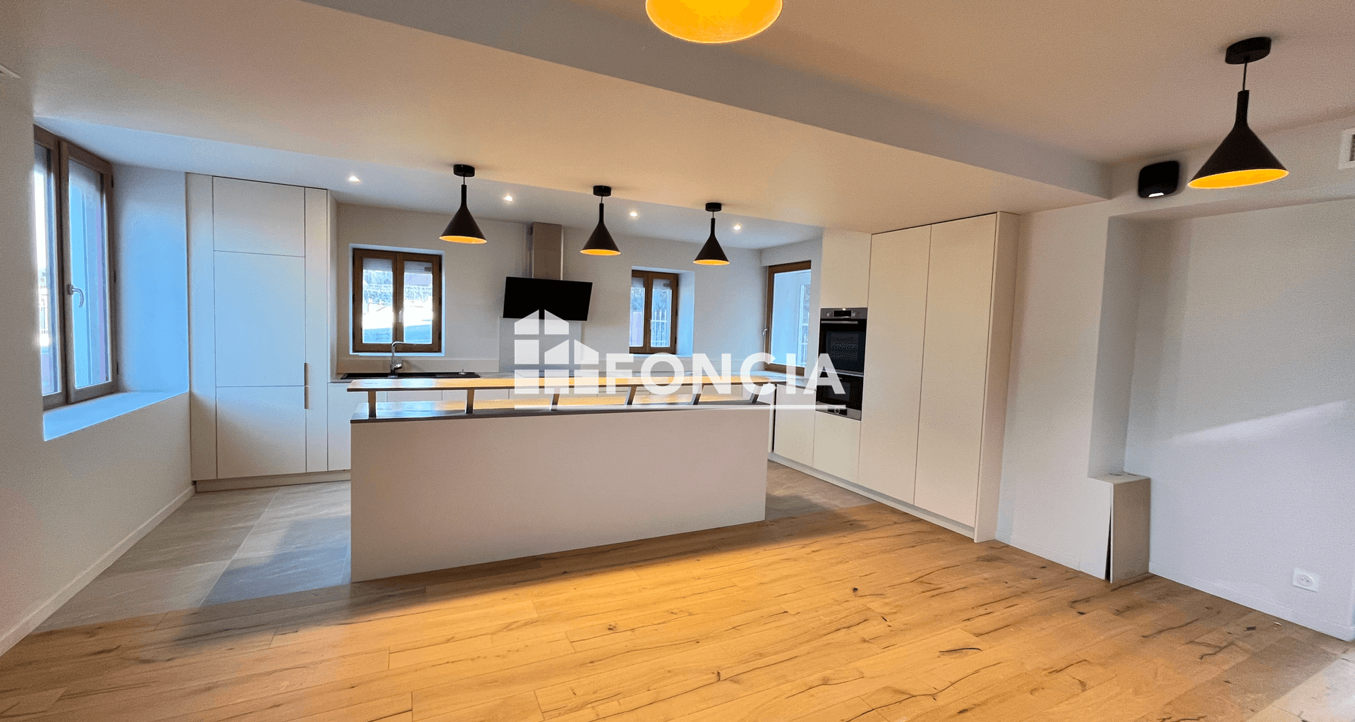 Maison 8 pièces (348.08 m²) à louer - Chens-sur-léman (74140)