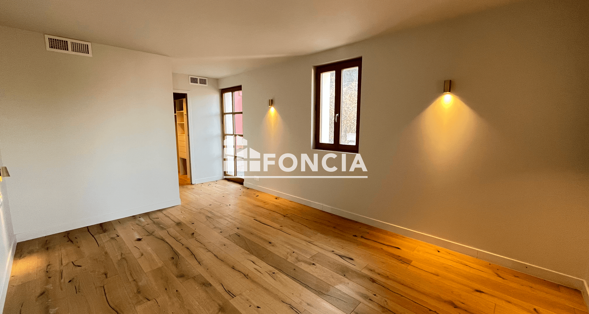 Maison 8 pièces (348.08 m²) à louer - Chens-sur-léman (74140)