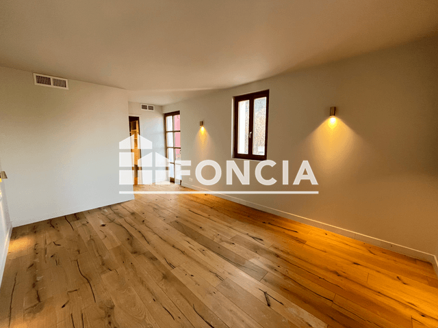 Maison 8 pièces (348.08 m²) à louer - Chens Sur Léman (74140)