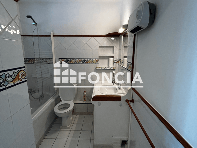 Appartement meublé 2 pièces (30 m²) à louer - Les Angles (30133)