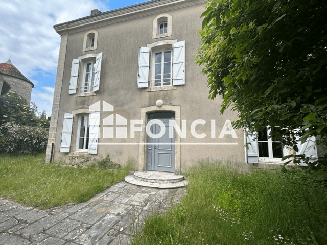 Maison 5 pièces (128 m²) à louer - Civaux (86320)