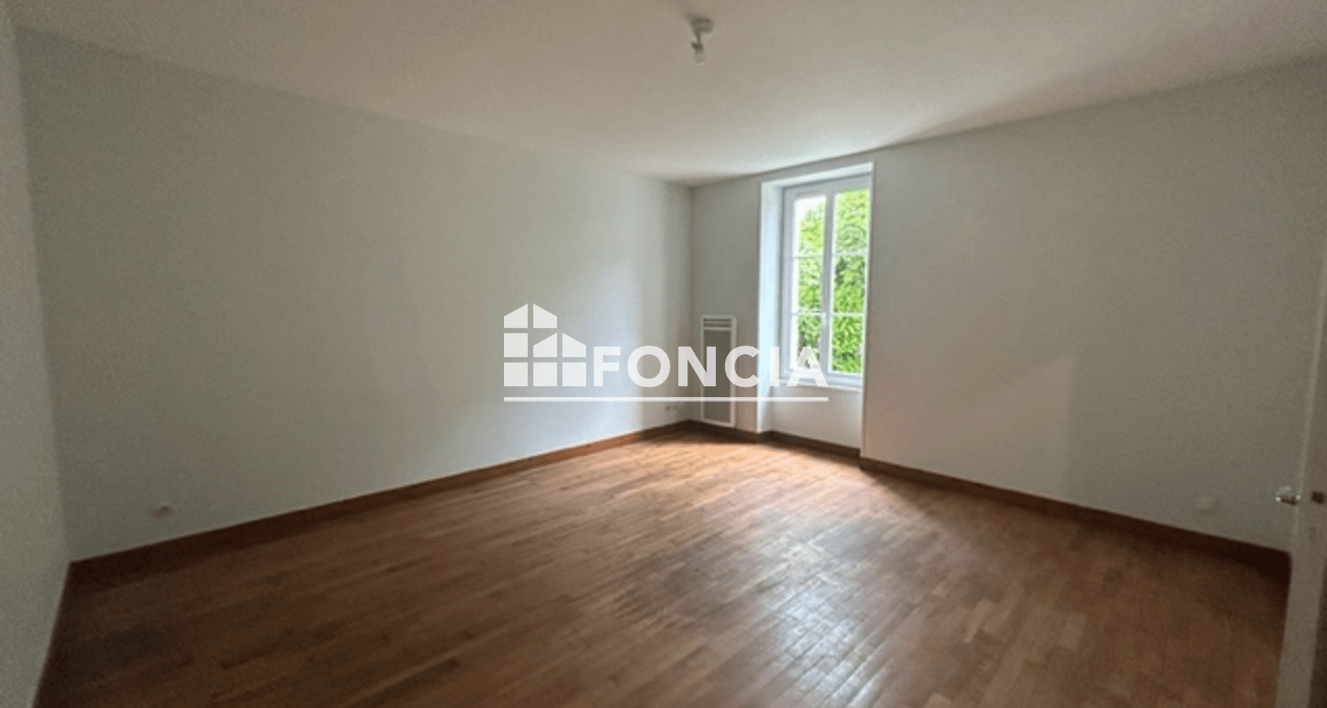 Maison 5 pièces (128 m²) à louer - Civaux (86320)