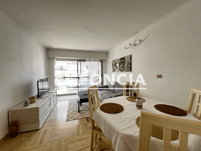 Studio meublé (29.95 m²) à louer - Le Cannet (06110)