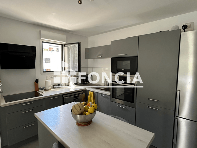 Appartement 3 pièces (71.01 m²) à louer - Hyeres (83400)
