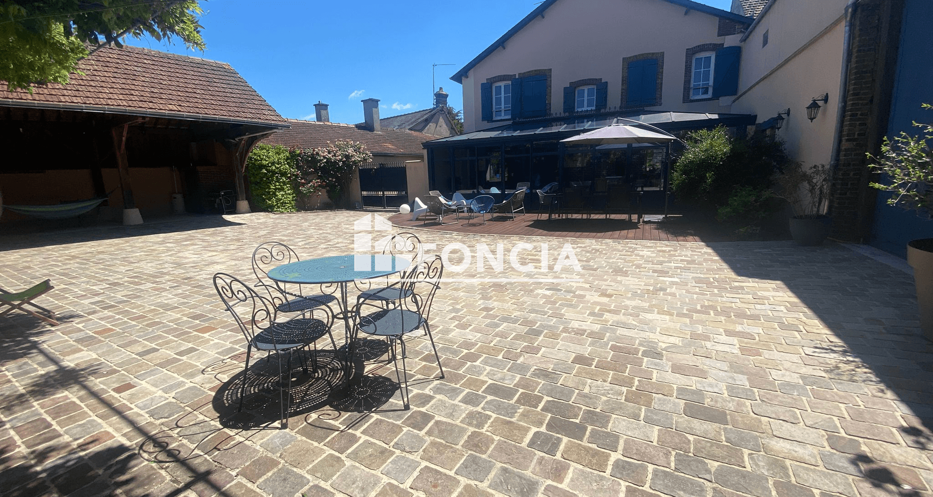 Maison 9 pièces (195 m²) à vendre - Châteauneuf-en-thymerais (28170)