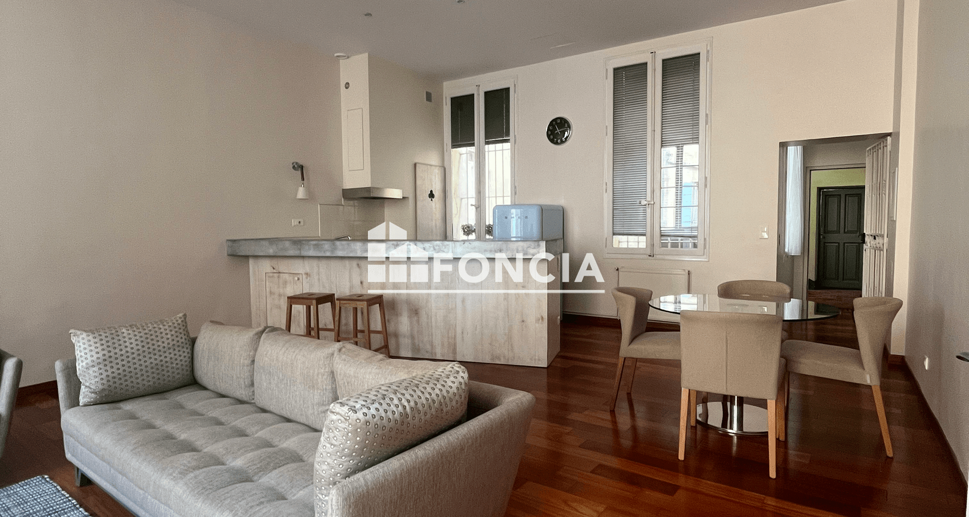 Appartement meublé 2 pièces (76.57 m²) à louer - Aix-en-provence (13100)