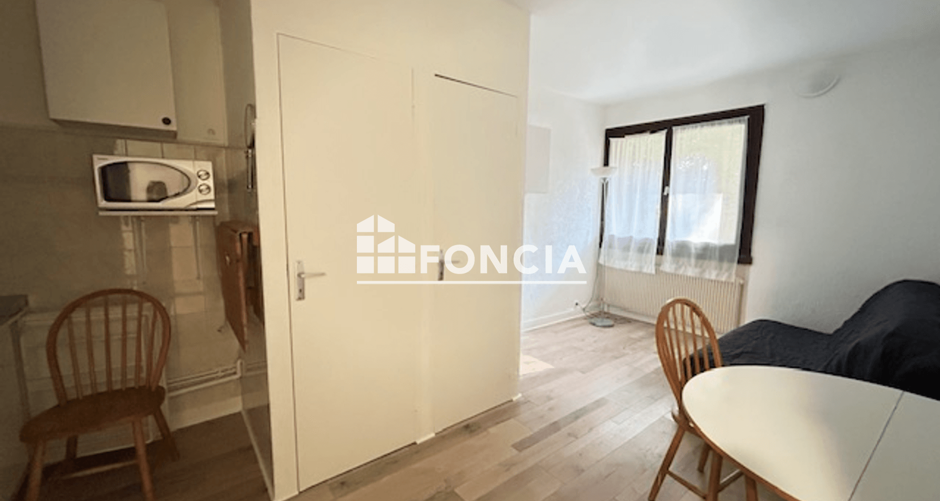 Studio meublé (15.84 m²) à louer - ÉCully (69130)