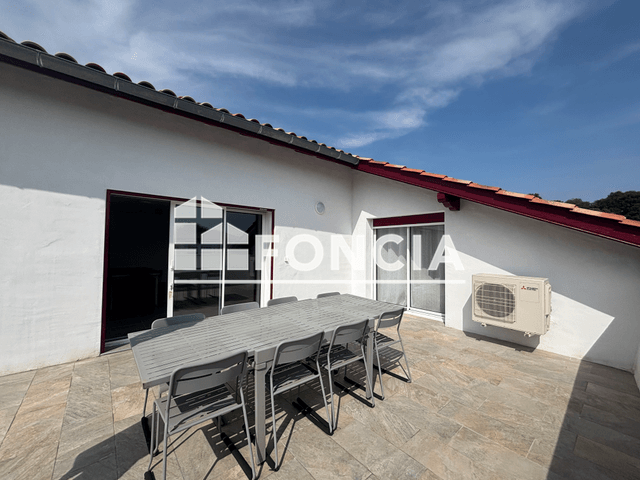 Appartement meublé 4 pièces (102 m²) à louer - Saint Pee Sur Nivelle (64310)