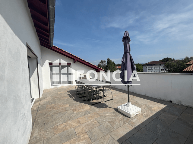 Appartement meublé 4 pièces (102 m²) à louer - Saint Pee Sur Nivelle (64310)