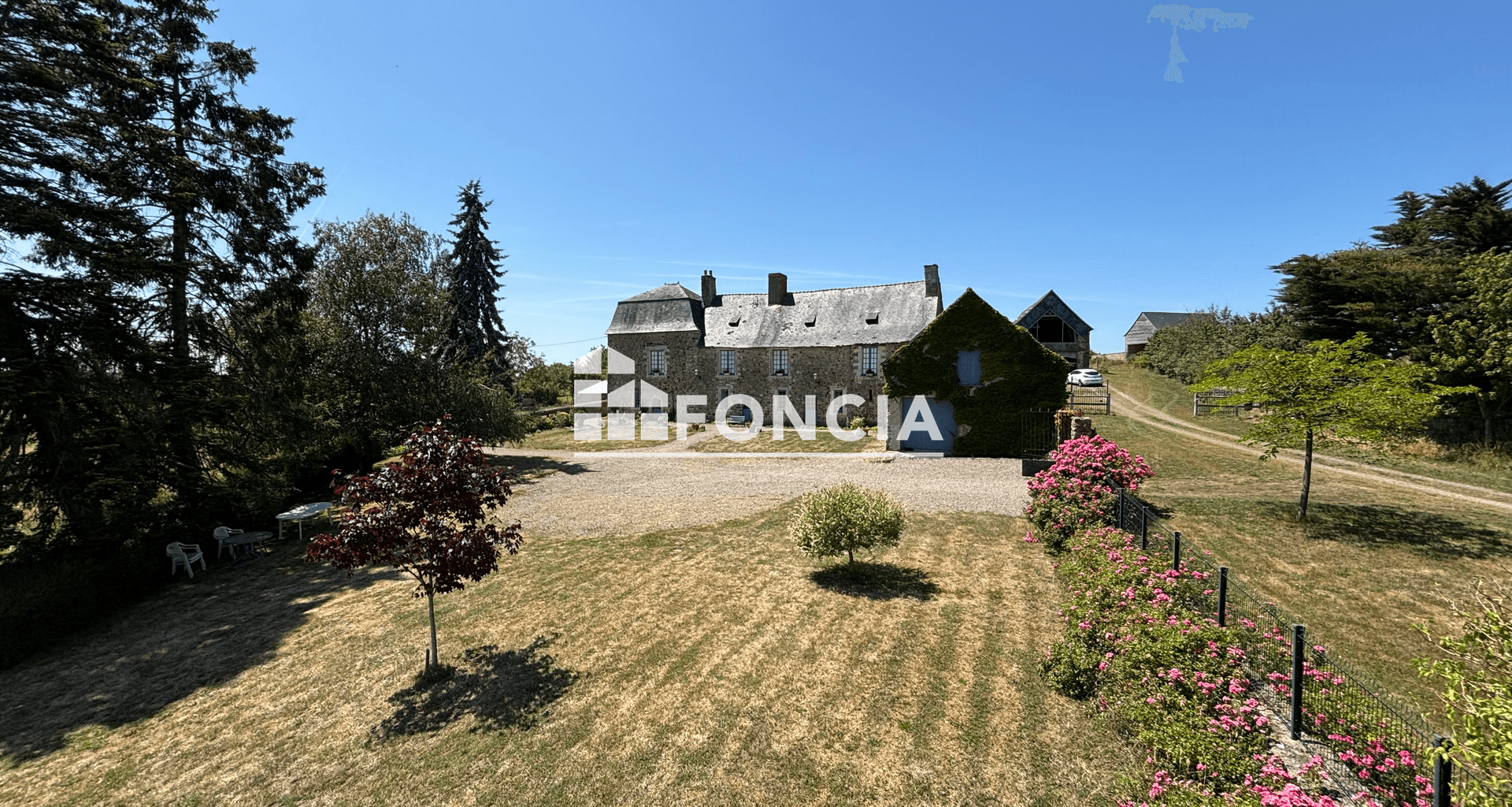 Maison 10 pièces (275 m²) à vendre - Blandouet-saint Jean (53270)