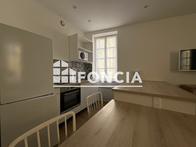 Appartement meublé 3 pièces (81 m²) à louer - Beziers (34500)