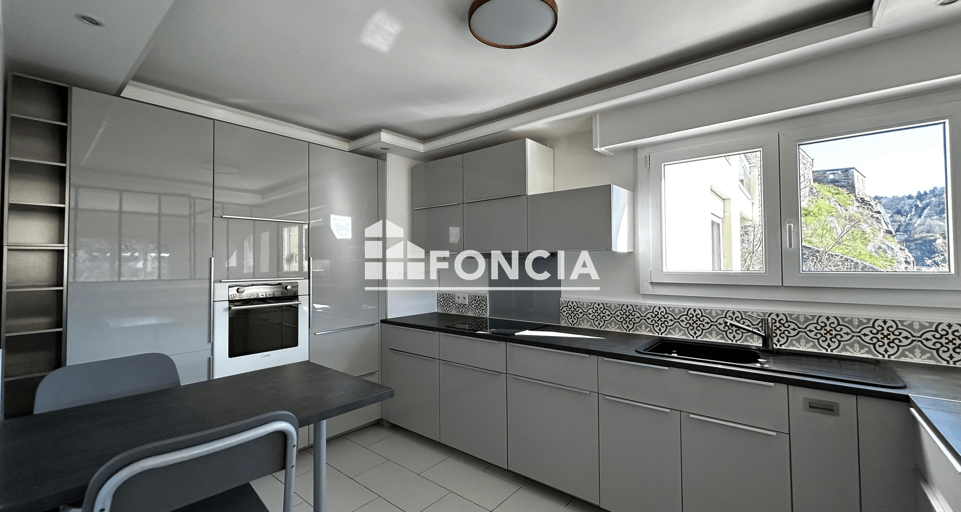 Appartement meublé 3 pièces (74.4 m²) à louer - Lyon 4ᵉ (69004)