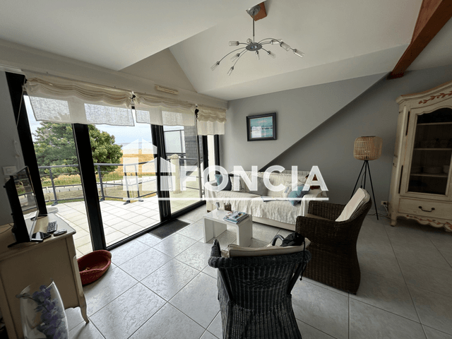 Appartement meublé 2 pièces (46.85 m²) à louer - Larmor-plage (56260)
