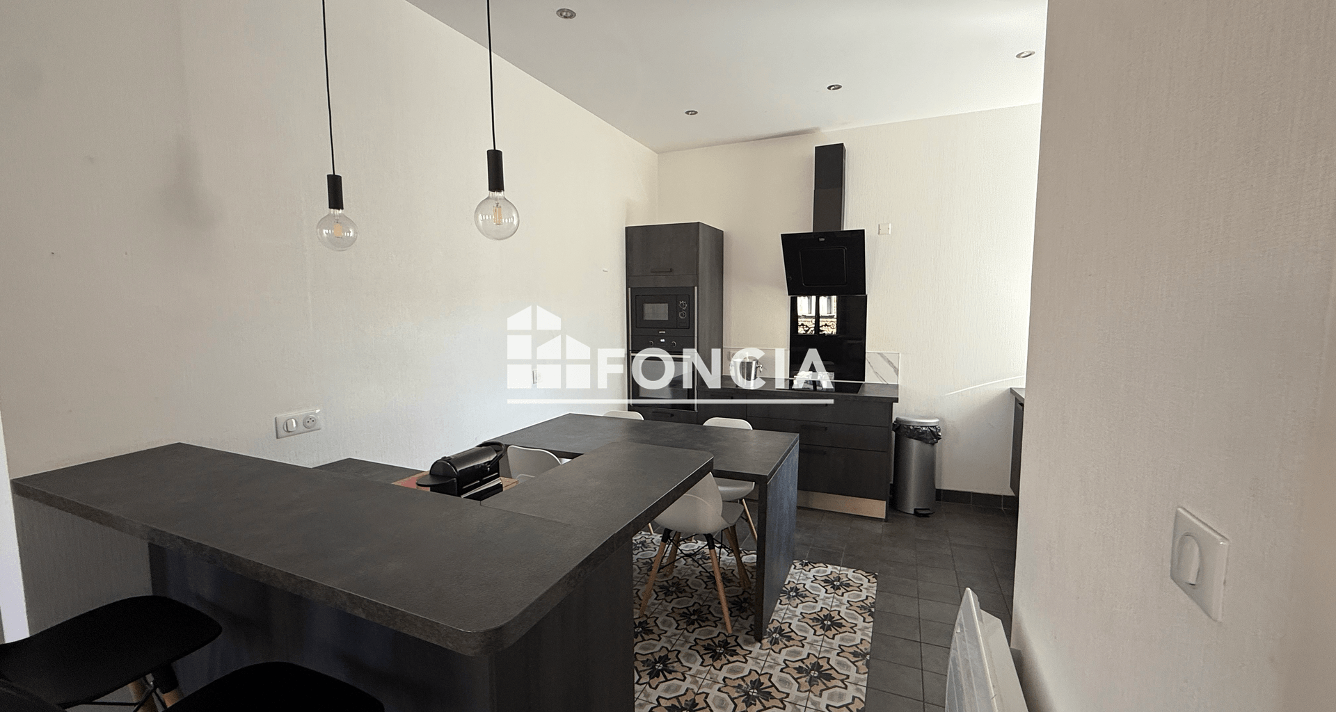 Appartement meublé 6 pièces (107.66 m²) à louer - Charleville-mézières (08000)