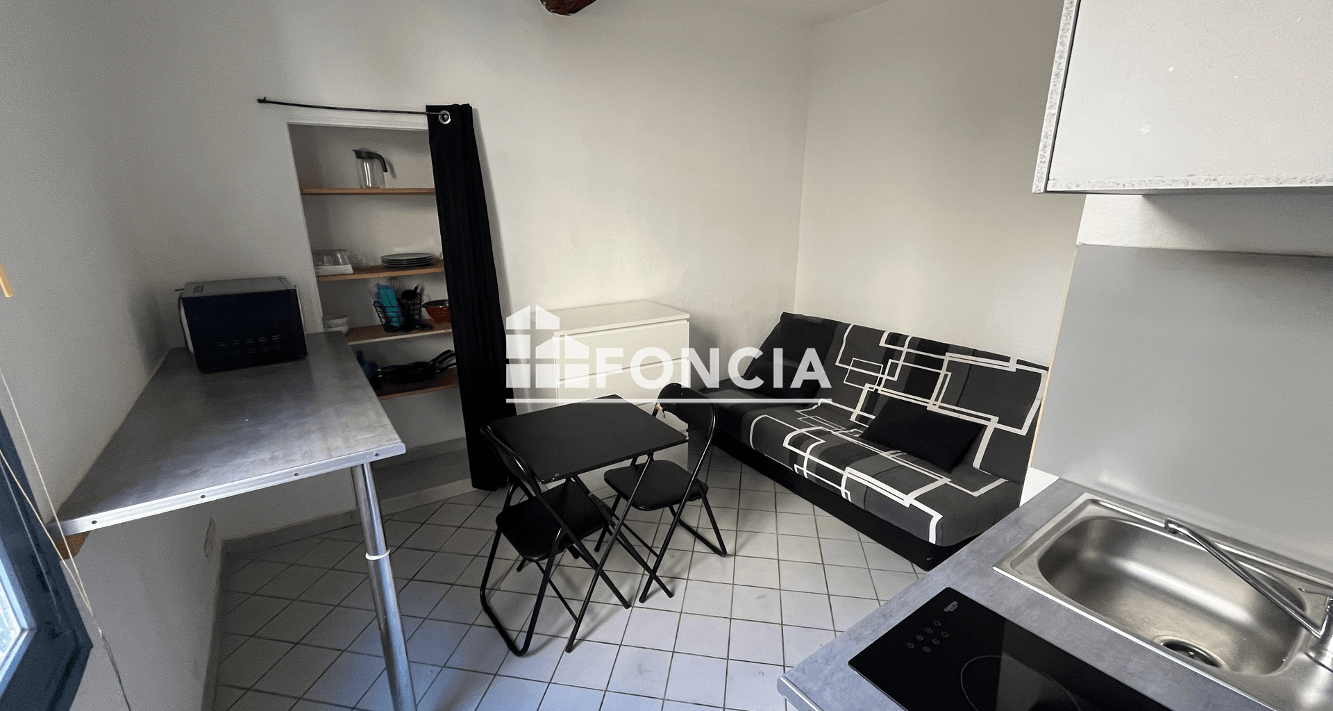 Studio (13.5 m²) à louer - Nîmes (30000)