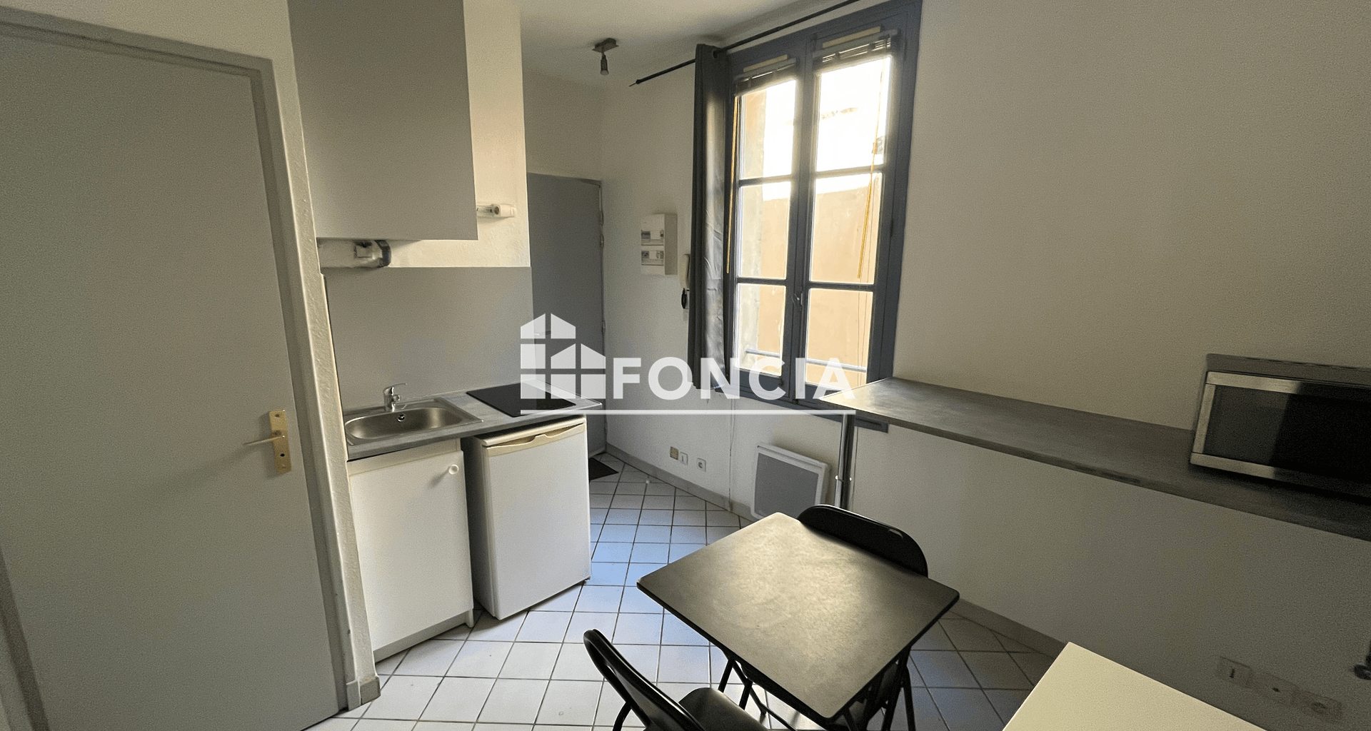 Studio (13.5 m²) à louer - Nîmes (30000)