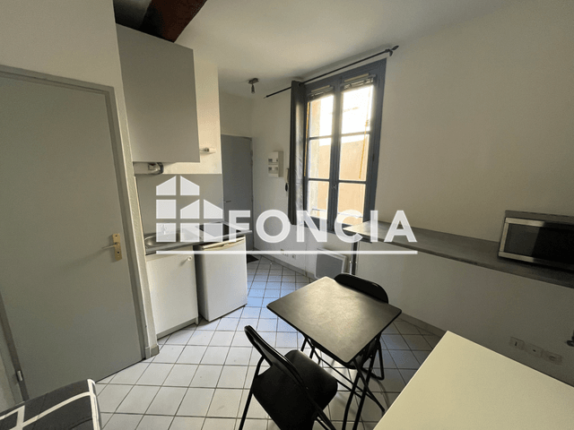 Studio (13.5 m²) à louer - Nimes (30000)