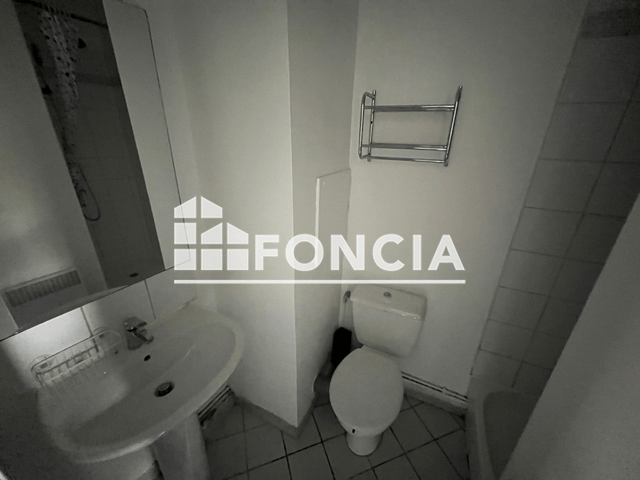 Studio (13.5 m²) à louer - Nimes (30000)