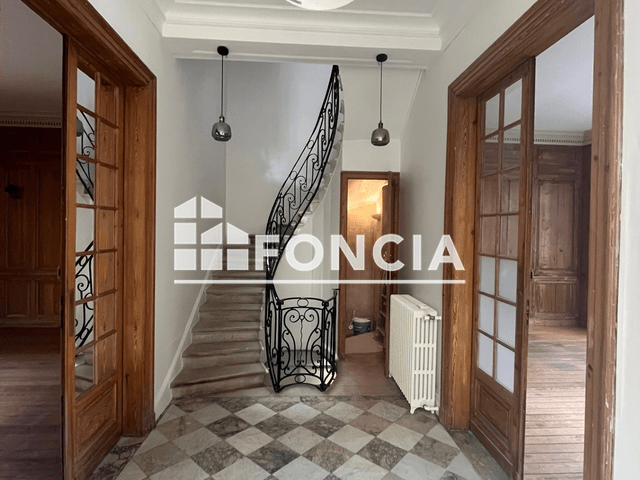 Maison 7 pièces (244.31 m²) à louer - Bordeaux (33200)