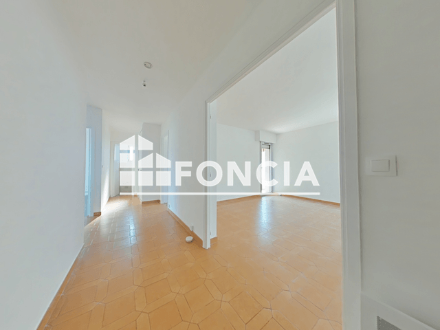 Appartement 3 pièces (75.39 m²) à louer - St Laurent Du Var (06700)