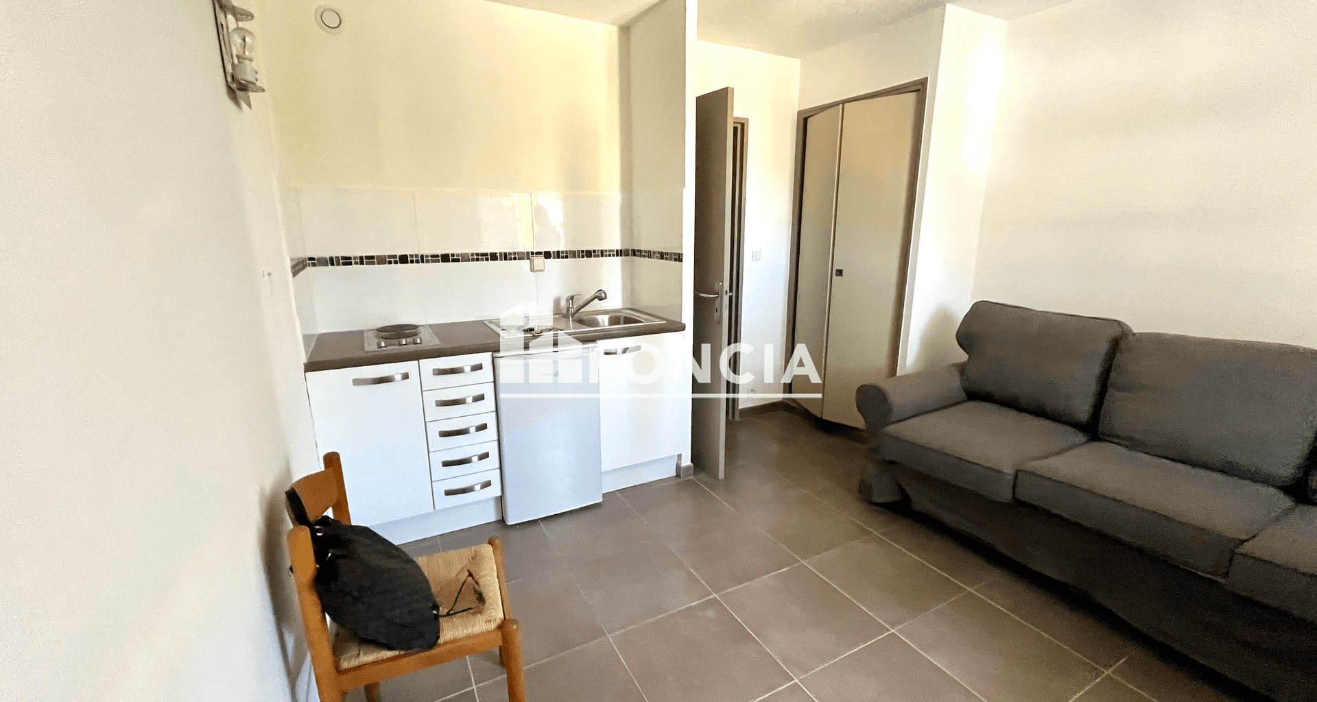 Studio (19.6 m²) à vendre - Saint-cyr-sur-mer (83270)