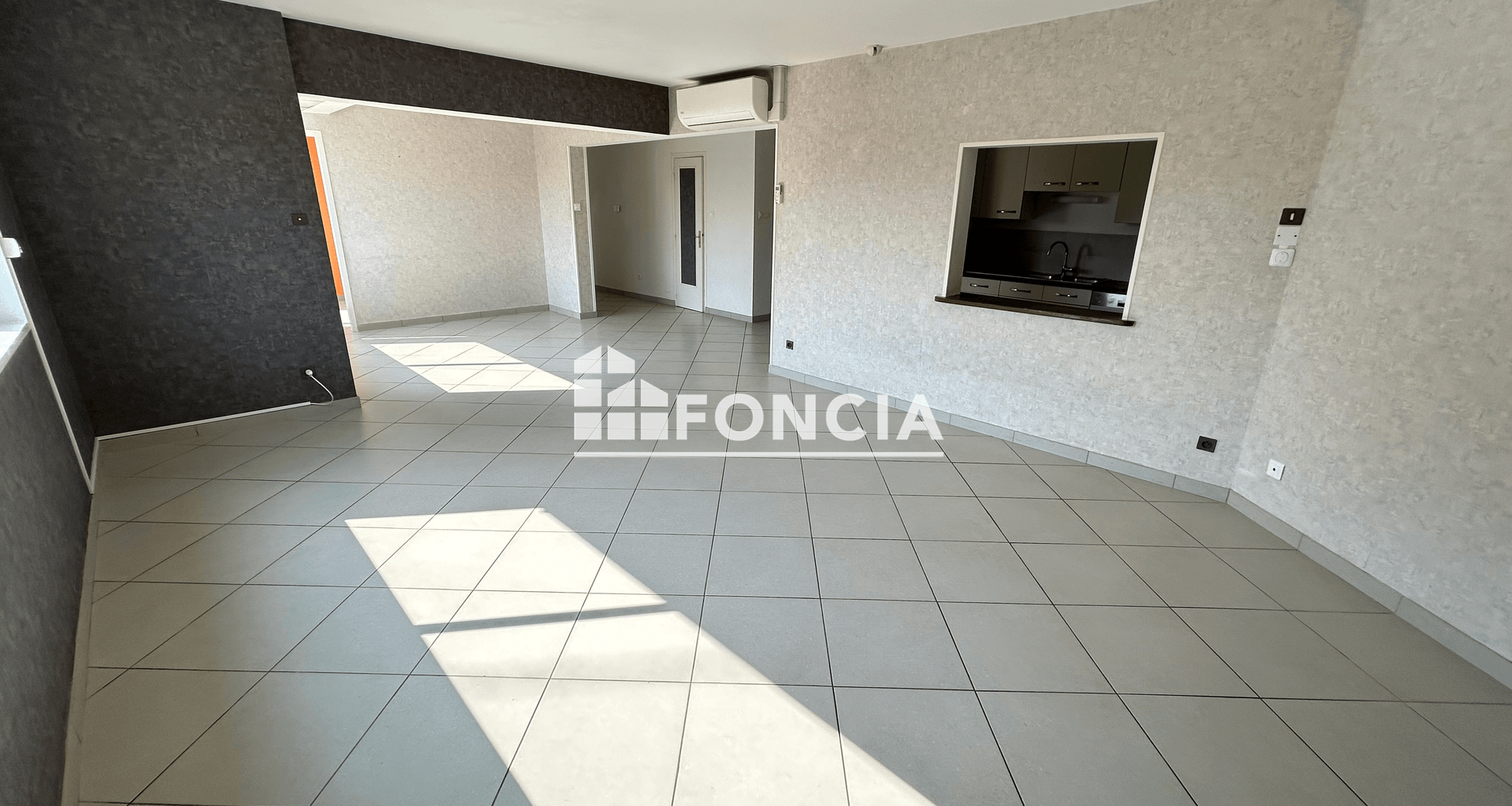 Appartement 5 pièces (120.14 m²) à louer - Villette-d'anthon (38280)
