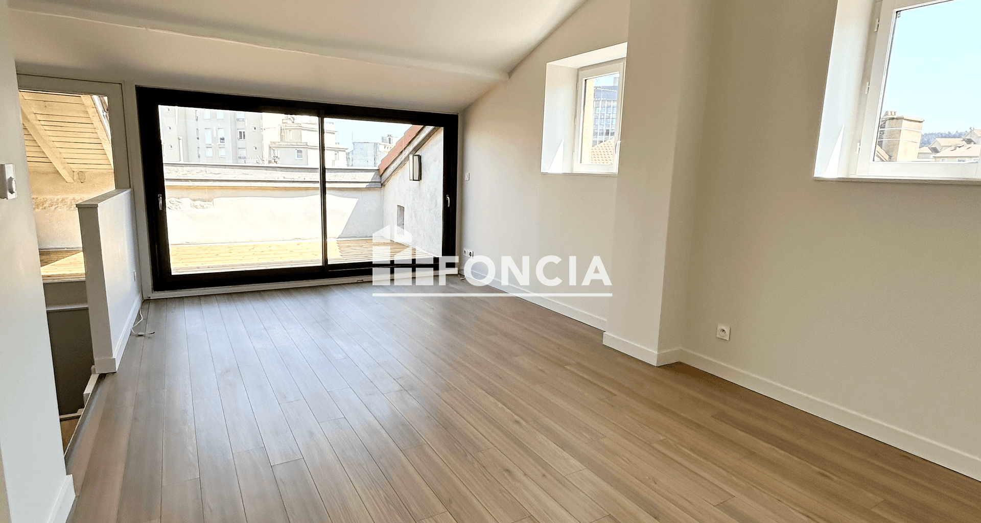 Appartement 2 pièces (61 m²) à louer - Saint-étienne (42000)