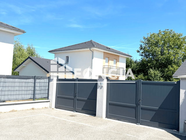 Maison 5 pièces (100 m²) à louer - Saint Etienne De Crossey (38960)