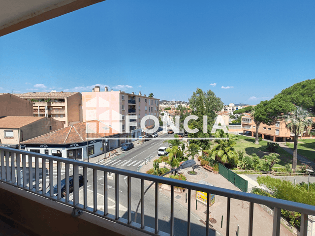 Appartement meublé 3 pièces (68.86 m²) à louer - Hyeres (83400)