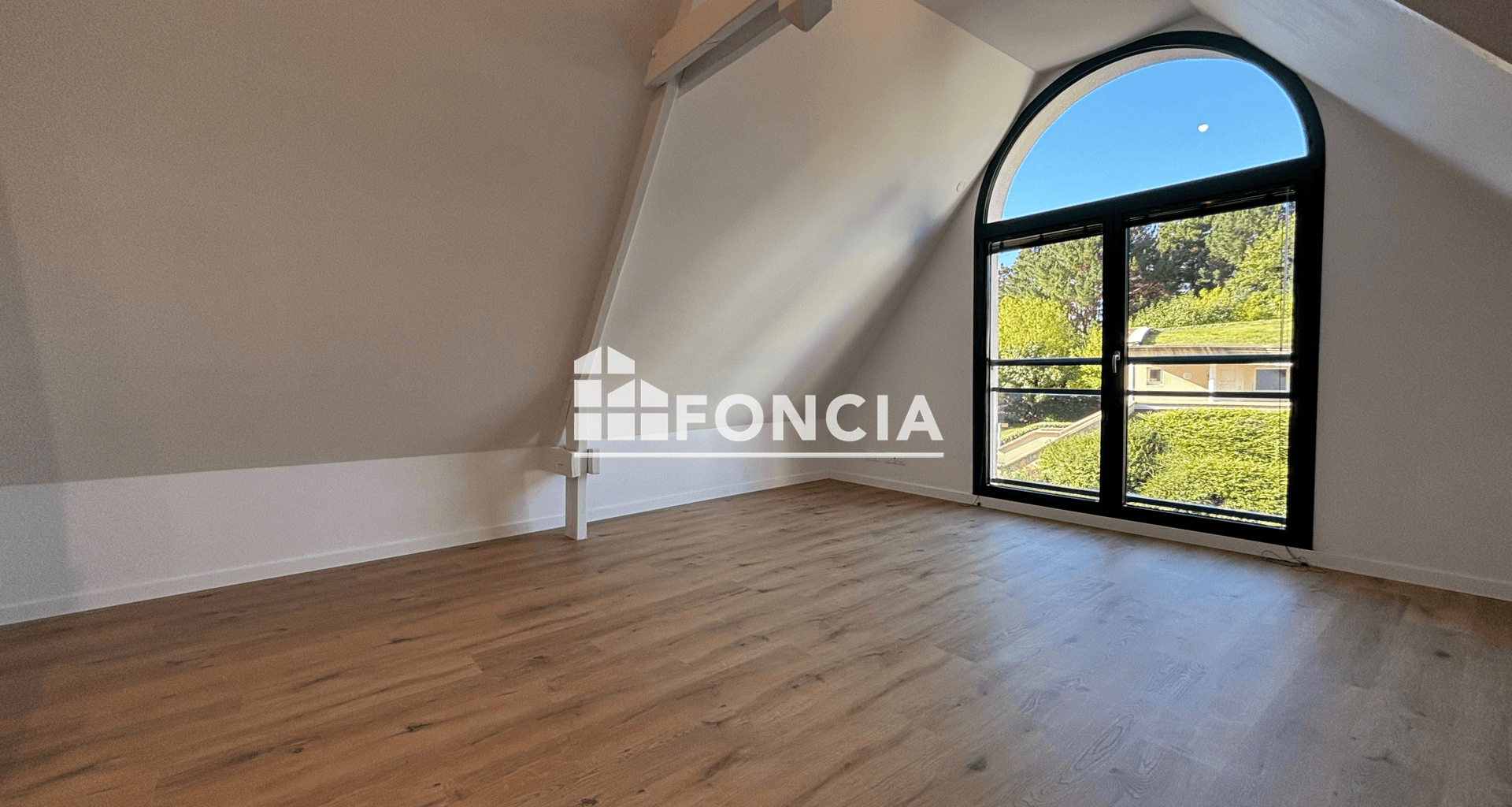 Appartement 2 pièces (55.56 m²) à louer - Saint-andré-des-eaux (44117)