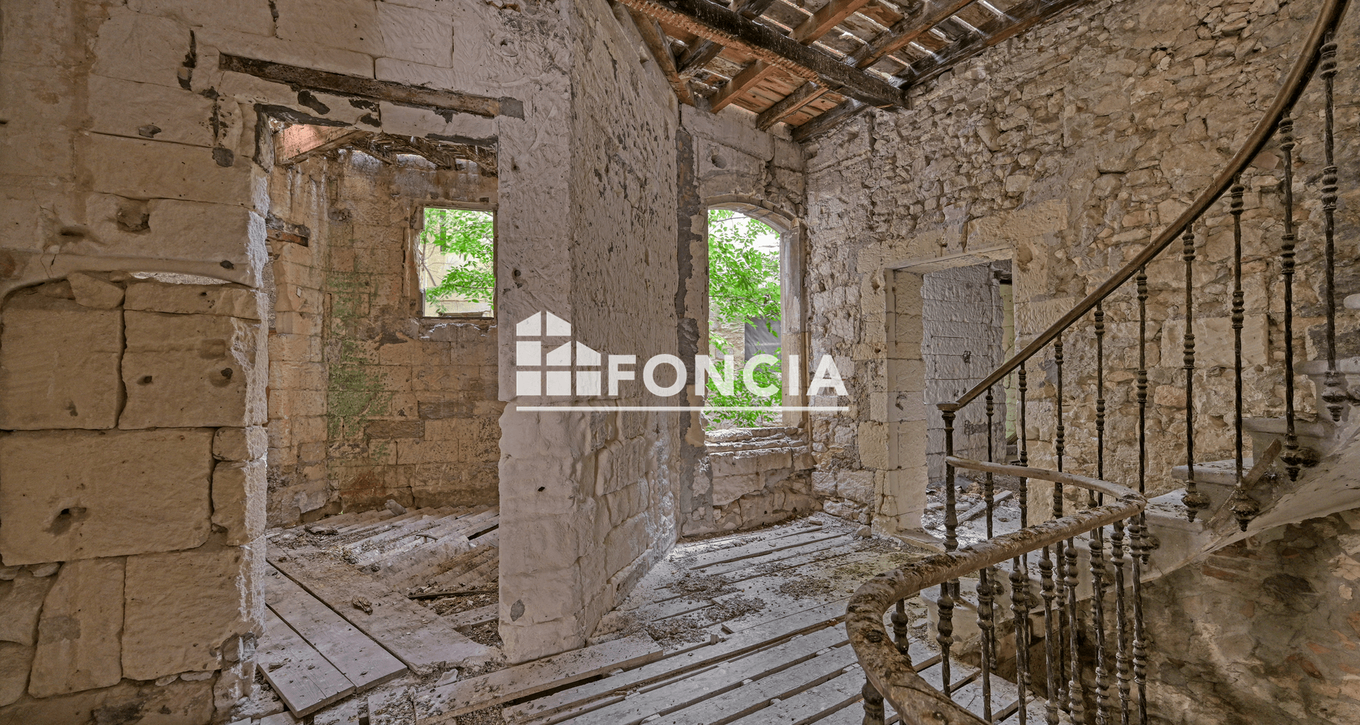 Maison 15 pièces (800 m²) à vendre - Arles (13200)