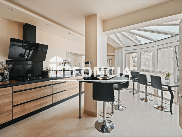 Maison 14 pièces (450 m²) à vendre - Vaujours (93410)