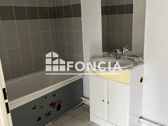 Appartement 5 pièces (109.5 m²) à louer - Ambes (33810)