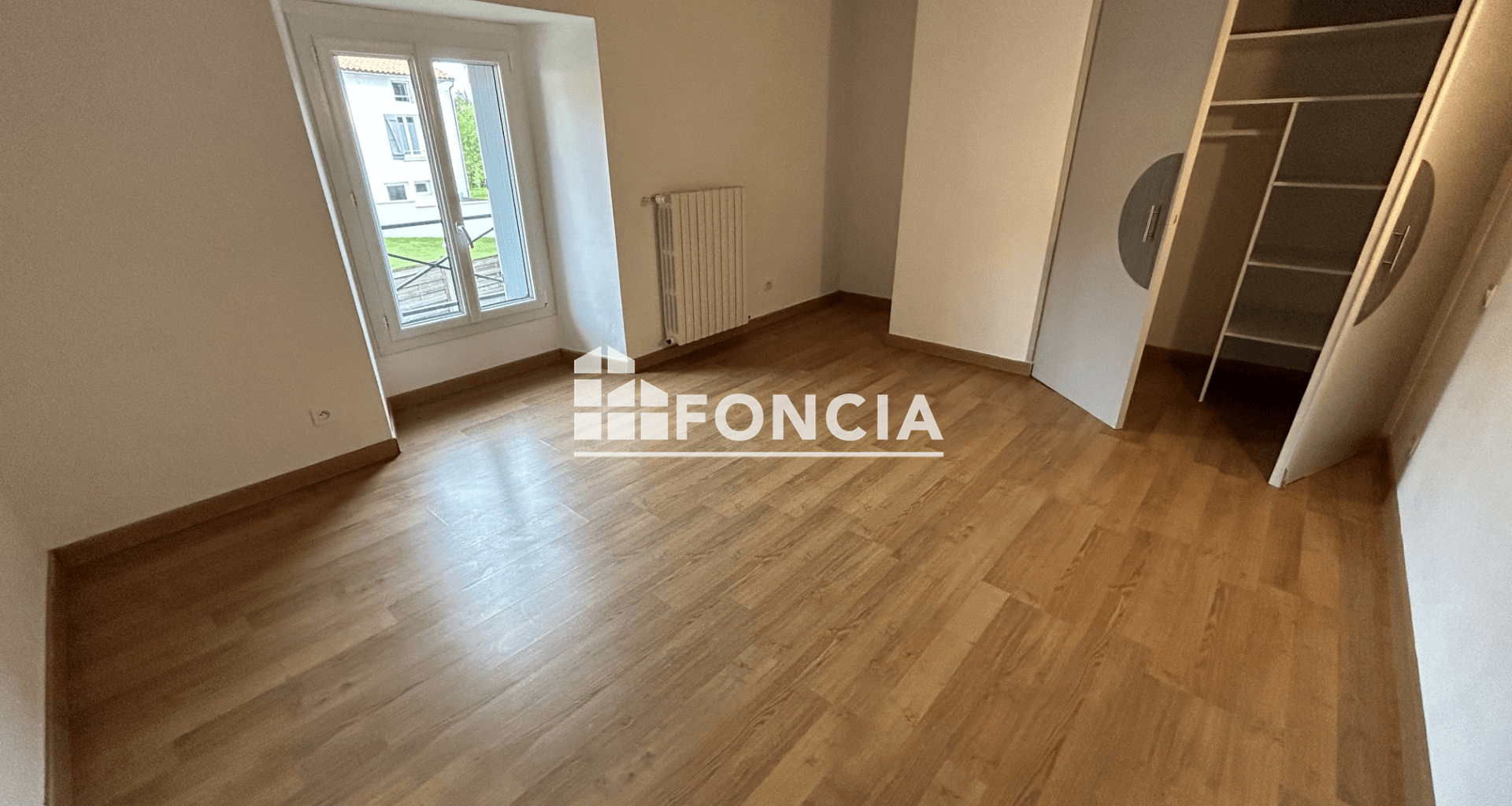 Maison 7 pièces (213.42 m²) à louer - Saint-gelais (79410)