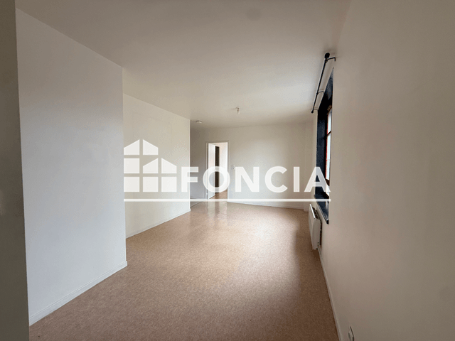 Appartement 2 pièces (37.8 m²) à louer - Charleville Mezieres (08000)