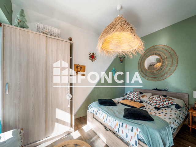 Appartement 2 pièces (27.89 m²) à vendre - Gréoux-les-bains (04800)