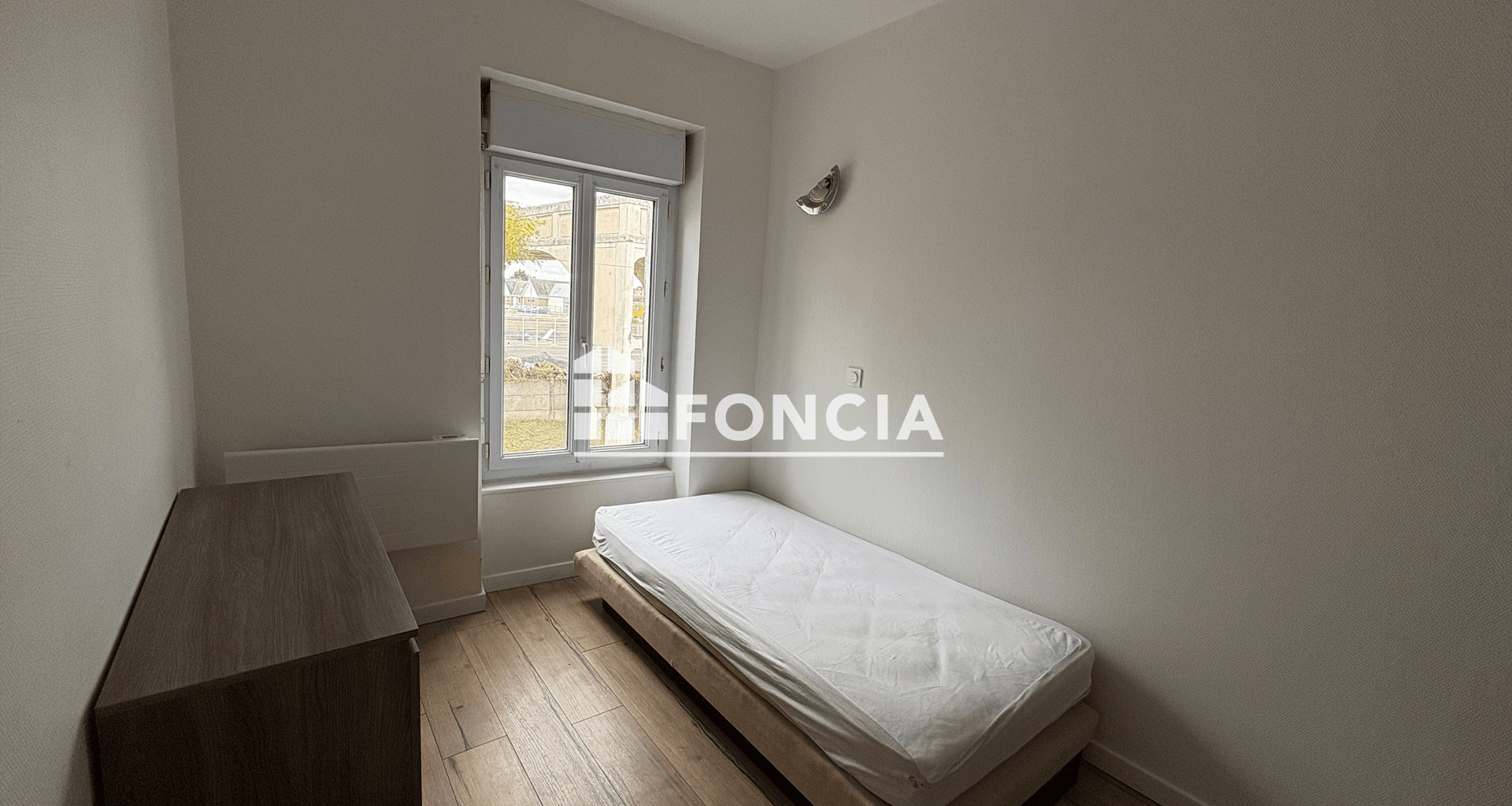 Studio meublé (13.52 m²) à louer - Cholet (49300)