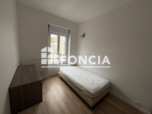 Studio meublé (13.52 m²) à louer - Cholet (49300)