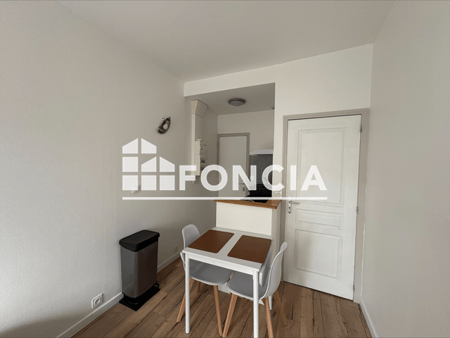 Studio meublé (13.52 m²) à louer - Cholet (49300)