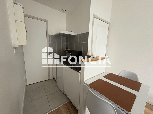 Studio meublé (13.52 m²) à louer - Cholet (49300)