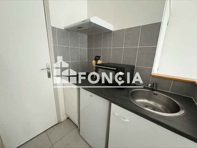 Studio meublé (13.52 m²) à louer - Cholet (49300)