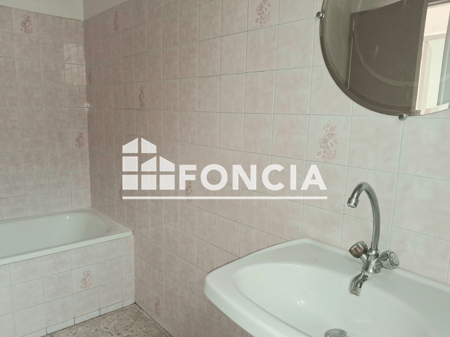 Appartement 2 pièces (57 m²) à louer - Nimes (30000)