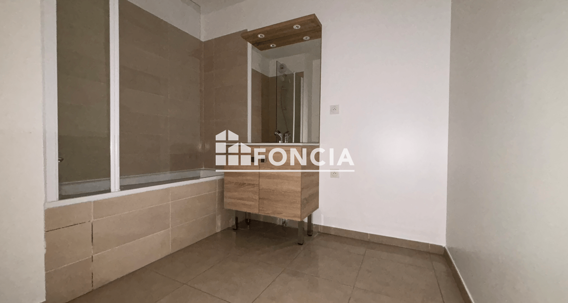 Appartement 3 pièces (59.6 m²) à louer - Nîmes (30000)