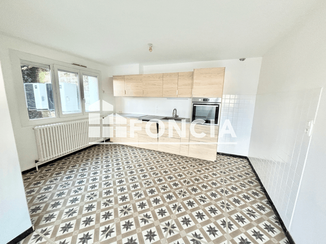 Appartement 5 pièces (125.4 m²) à louer - Tournon-sur-rhone (07300)