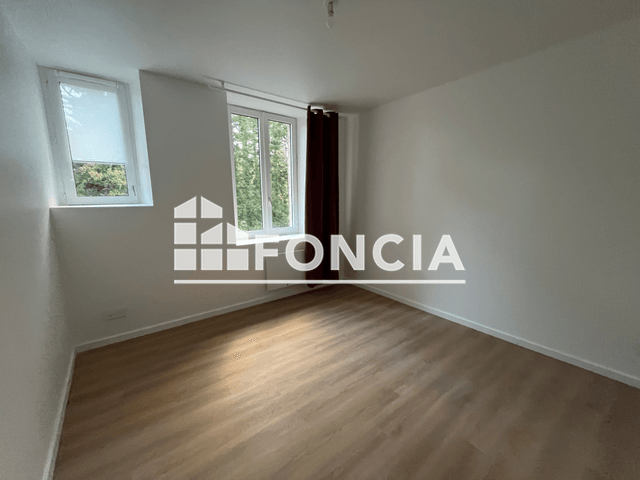 Appartement 4 pièces (75 m²) à louer - Kerlaz (29100)