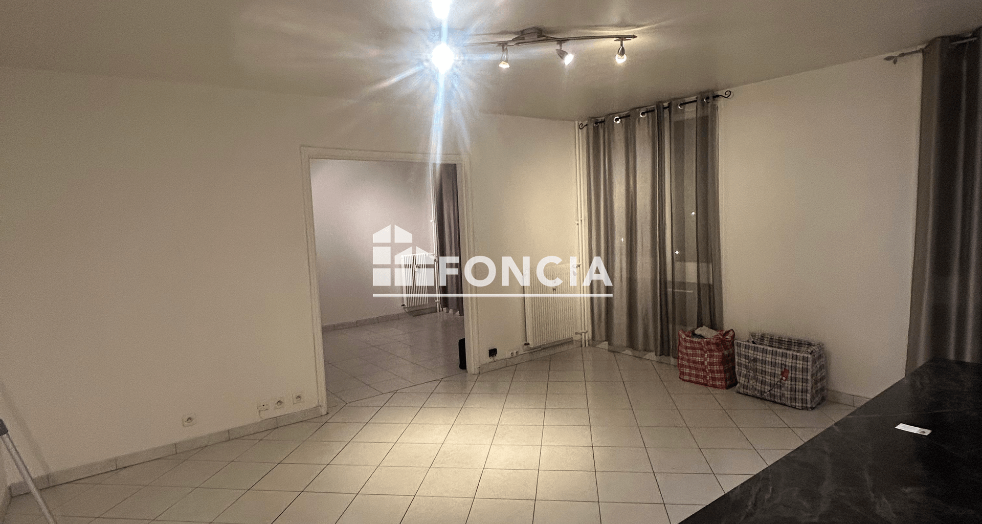Appartement 4 pièces (82 m²) à vendre - Corbeil-essonnes (91100)