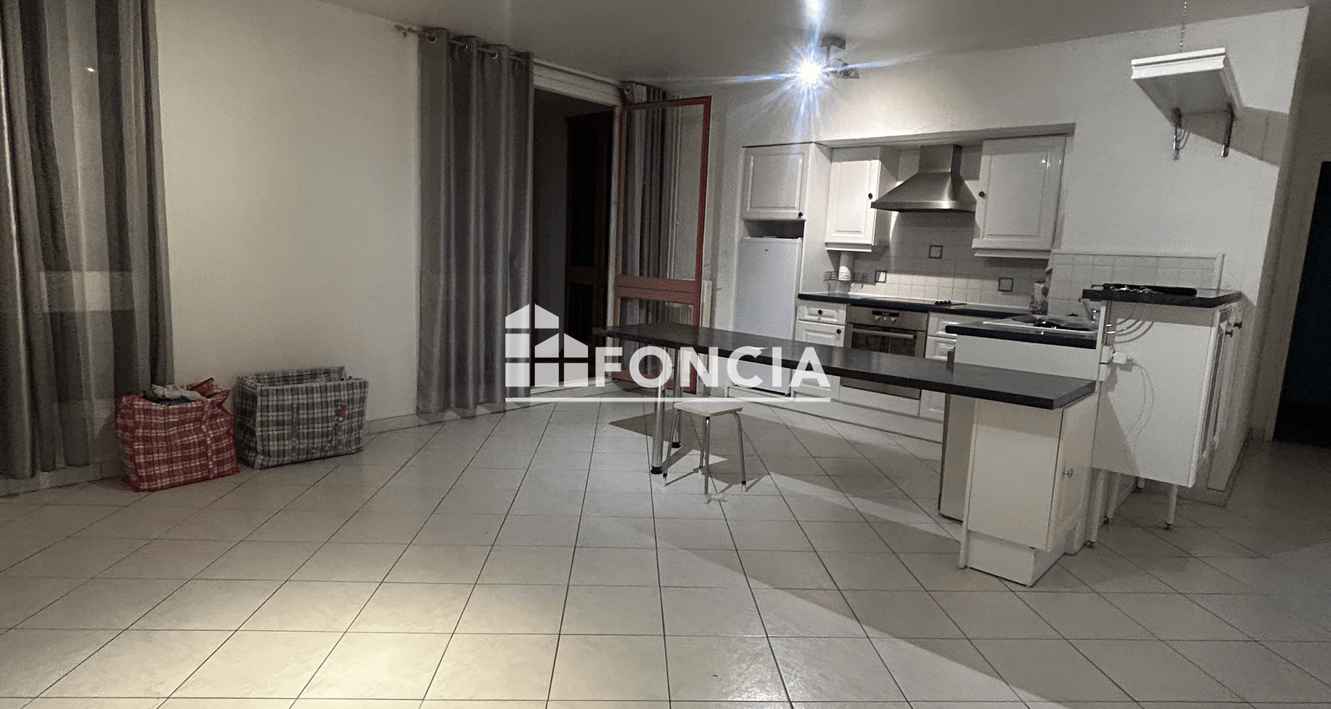 Appartement 4 pièces (82 m²) à vendre - Corbeil-essonnes (91100)