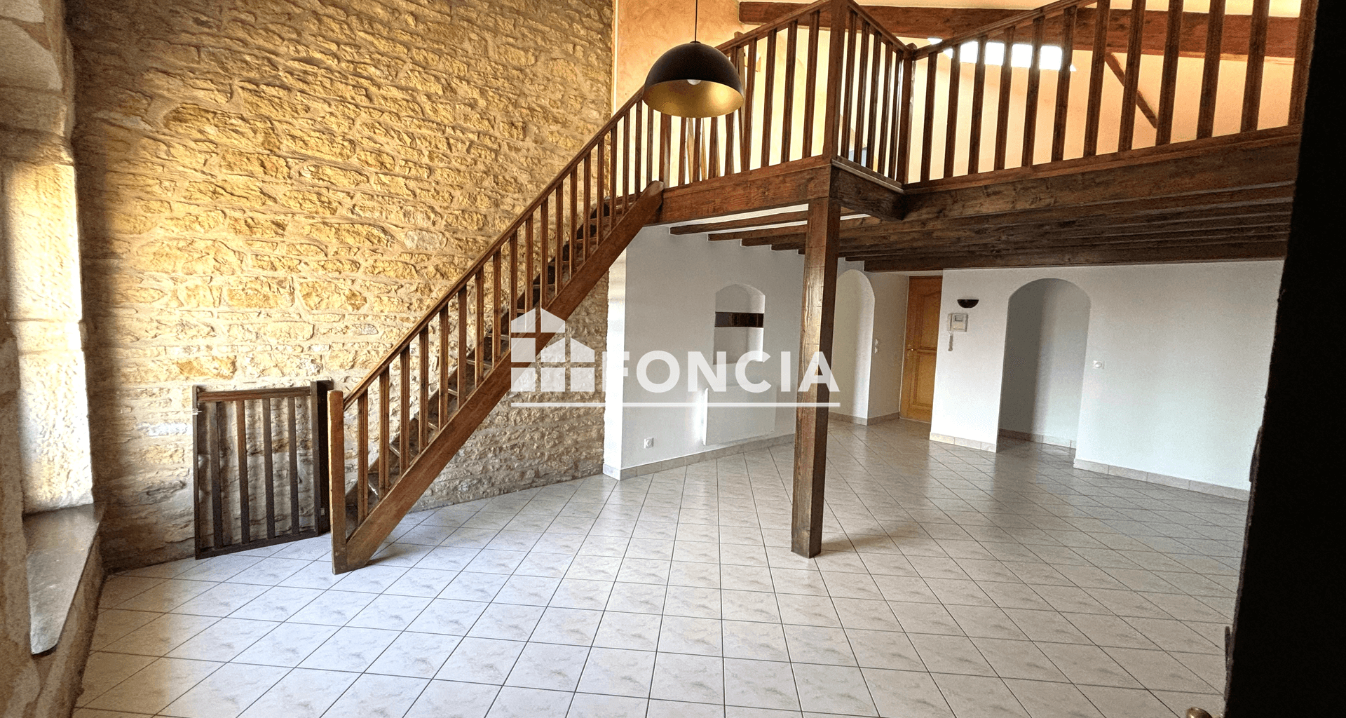 Appartement 3 pièces (84.24 m²) à louer - Villefranche-sur-saône (69400)